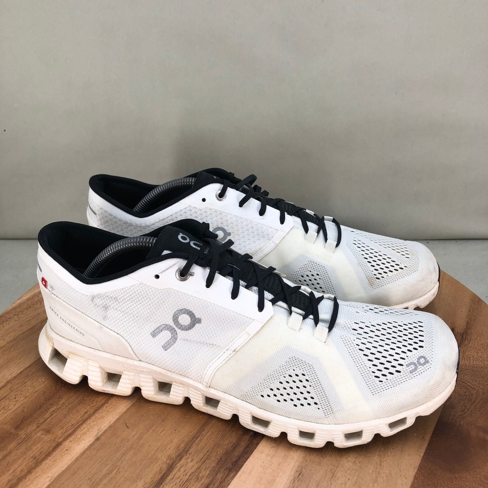 On Running Cloud X Mens White Black Running Shoes 40.99707 Size 12